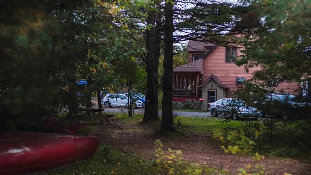 L'Auberge Refuge Du Trappeur Saint-Mathieu-du-Parc Dış mekan fotoğraf