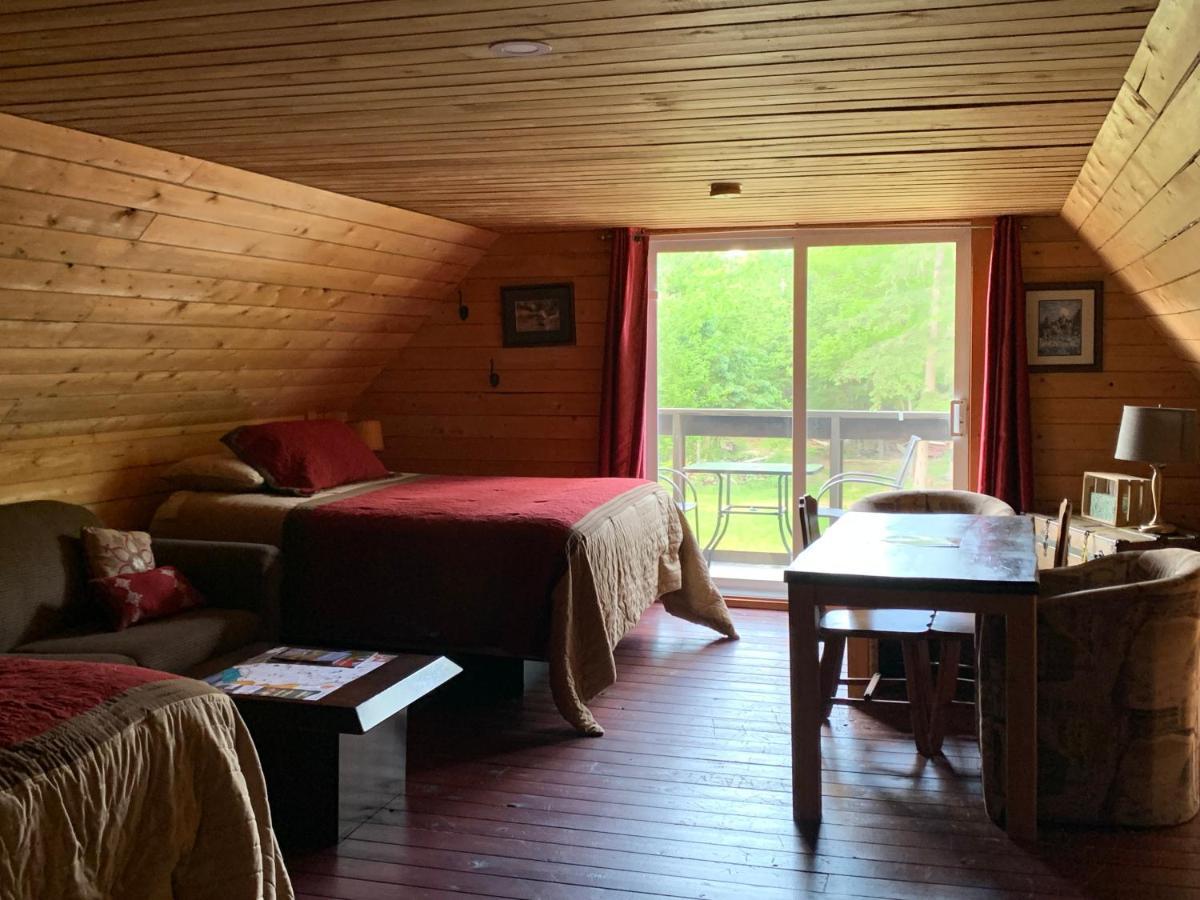 L'Auberge Refuge Du Trappeur Saint-Mathieu-du-Parc Dış mekan fotoğraf