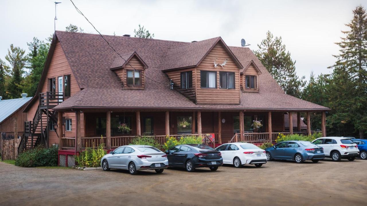 L'Auberge Refuge Du Trappeur Saint-Mathieu-du-Parc Dış mekan fotoğraf